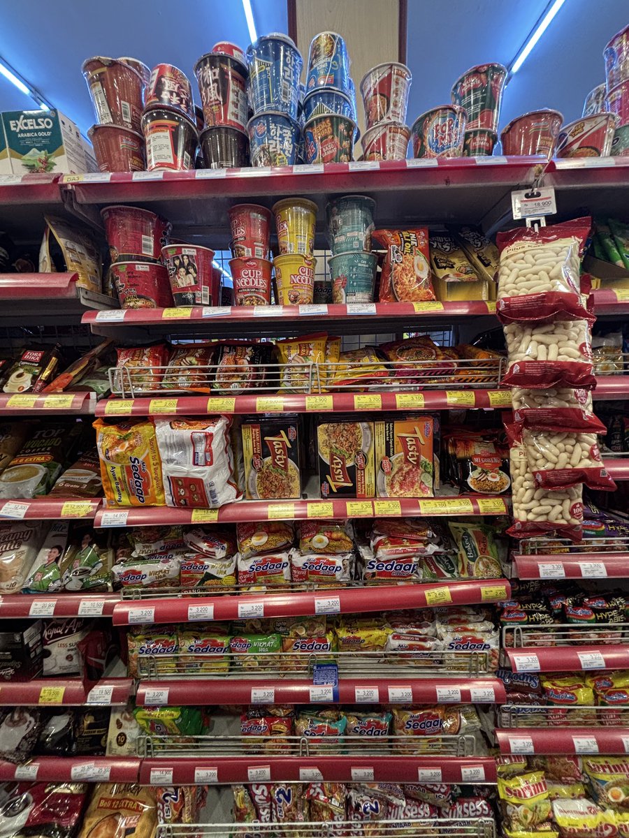 Ccookkk_'s tweet photo. Mie instan favorite mu jatuh kepada>>> https://t.co/UTcIGgXYoa