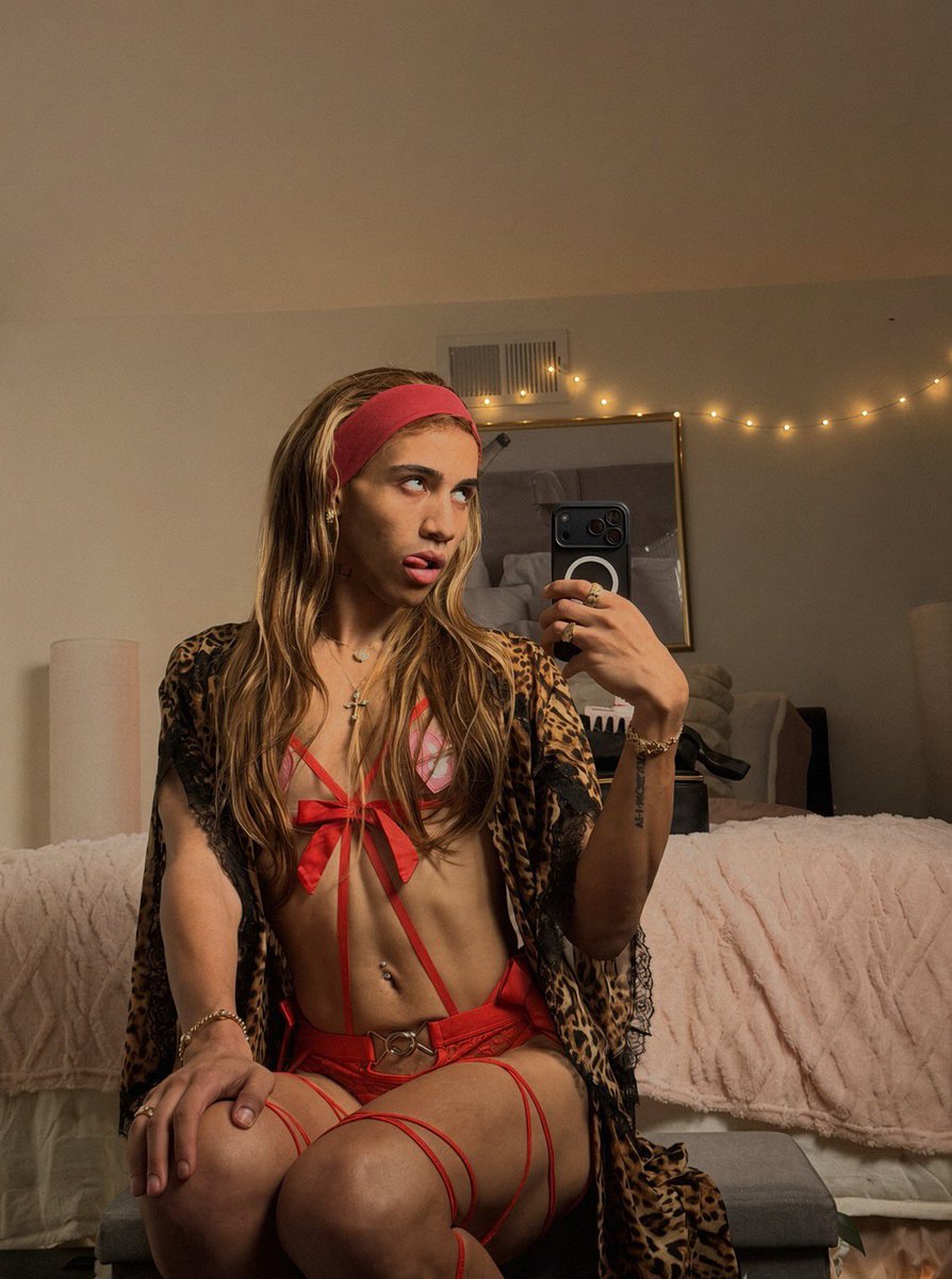 AmazonBambii's tweet photo. all wrapped up like a present 🎀😝 unwrap me if you can… good luck with that 💅✨ #lingerie #EarlyHRT #Transfemme #SoftGirl https://t.co/pJ3PAQEVpG