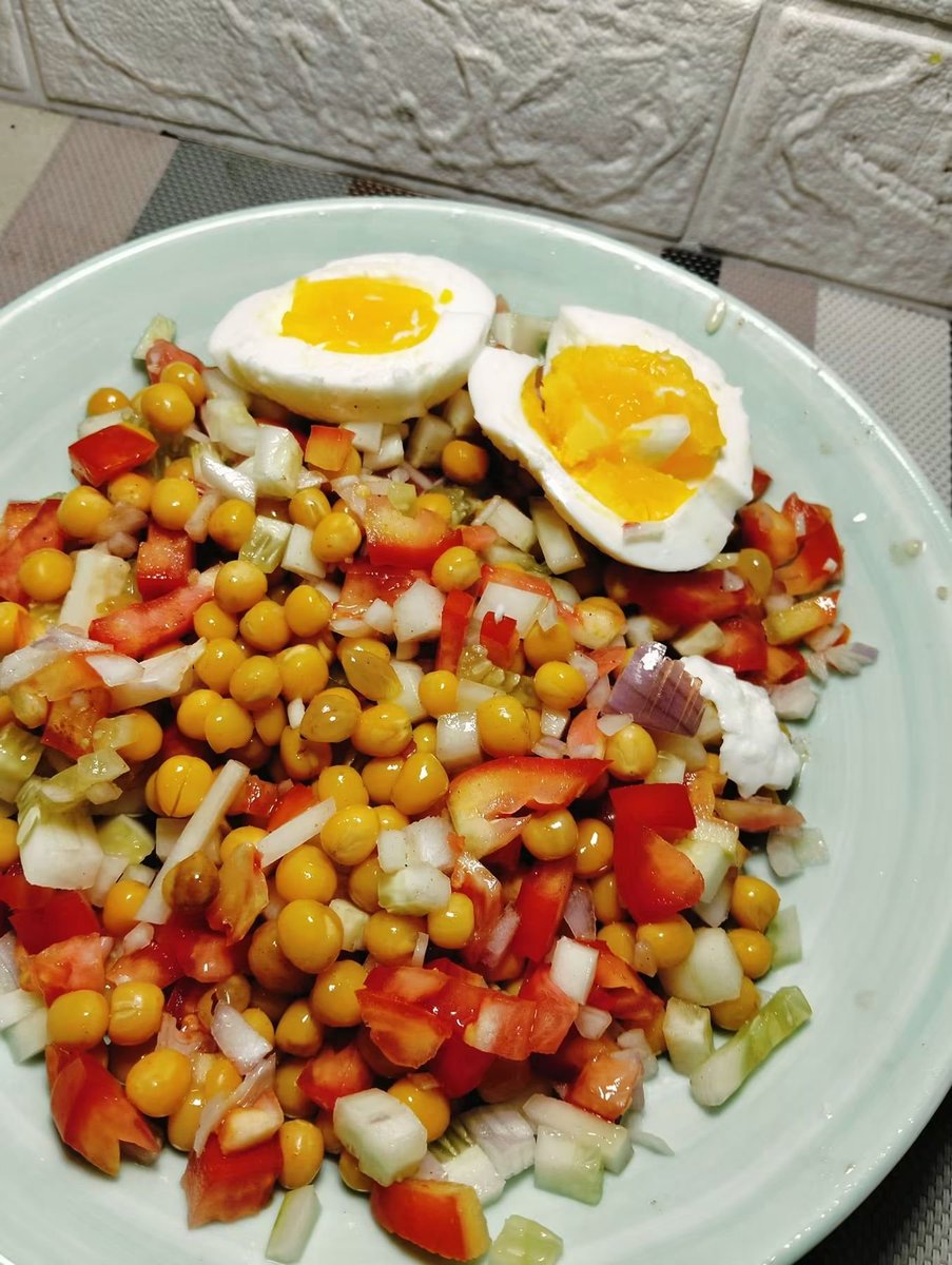 fuller_l2's tweet photo. Good Morning. 

Just Wake up early in the morning and take a fresh salad.💥 https://t.co/IFDDFyo4UF