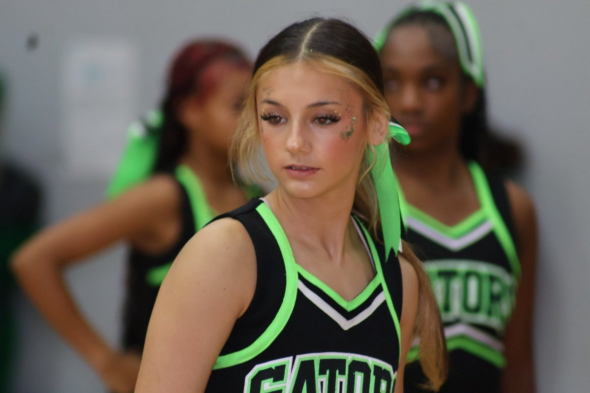 DCSeNews's tweet photo. 🐊🔥 The Lake Cormorant Gators brought the energy to the Homecoming Pep Rally in the Swamp! Loud, proud, and ready for game day! 🏈 @LCHSGators #TeamDCS #BeTheStandard https://t.co/blWVsKhZ5O