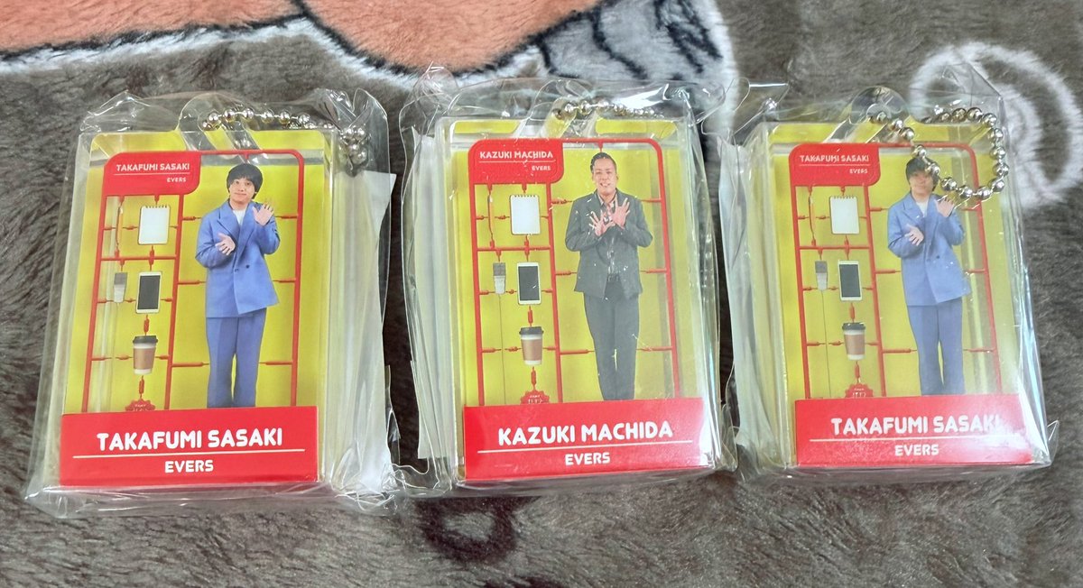 kima_ngng's tweet photo. 通販分届いた🙌
可愛いけど麻雀牌みたいにぶっとい。 https://t.co/ozSi2G2Hyb