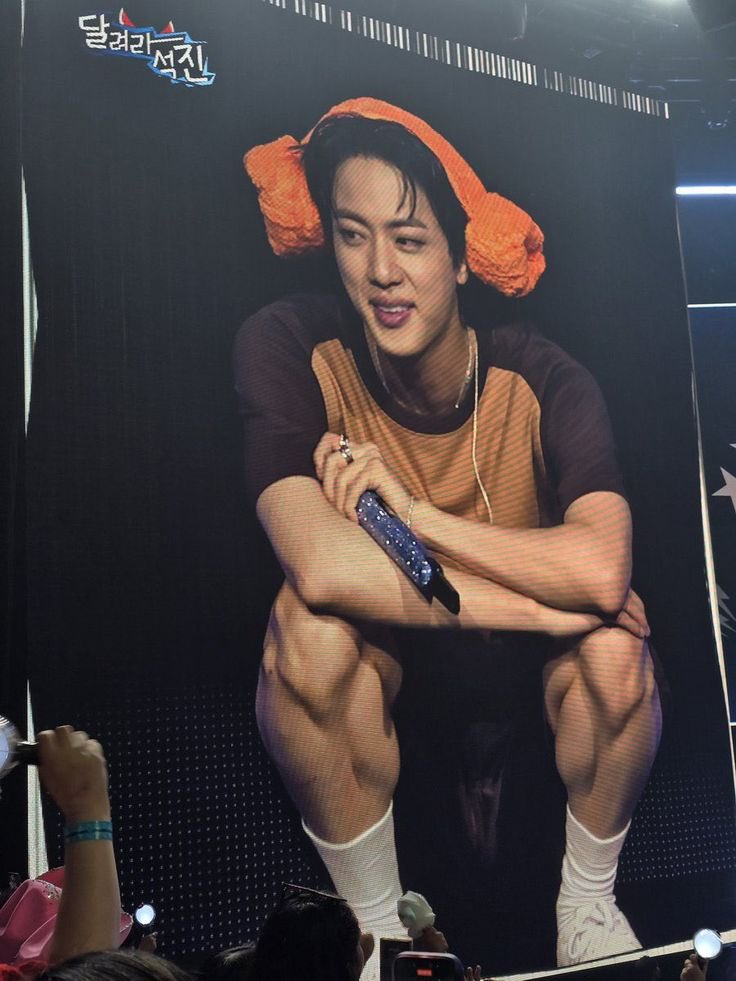 1jin_rr's tweet photo. I wanna go back to Jin’s tour… https://t.co/xzidAficAo