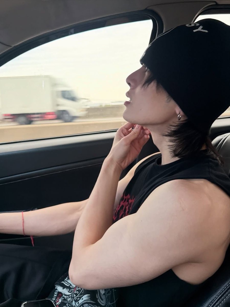 gudshyt_'s tweet photo. Good morning. On my way para magtrabaho sa streets 😊 https://t.co/fAIbgaSHHk
