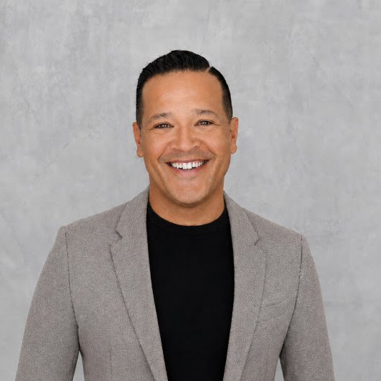 FacilitiesMedia's tweet photo. Who's News: @thefloridakeys names Daniel Cuellar Chief Marketing Officer. The former @Qantas &amp; @nfl marketing executive will hit the ground running, leading the creative development, production and rollout of “Play in Your Own Key,” the destination’s new flagship brand campaign. https://t.co/0kI7dF34sT