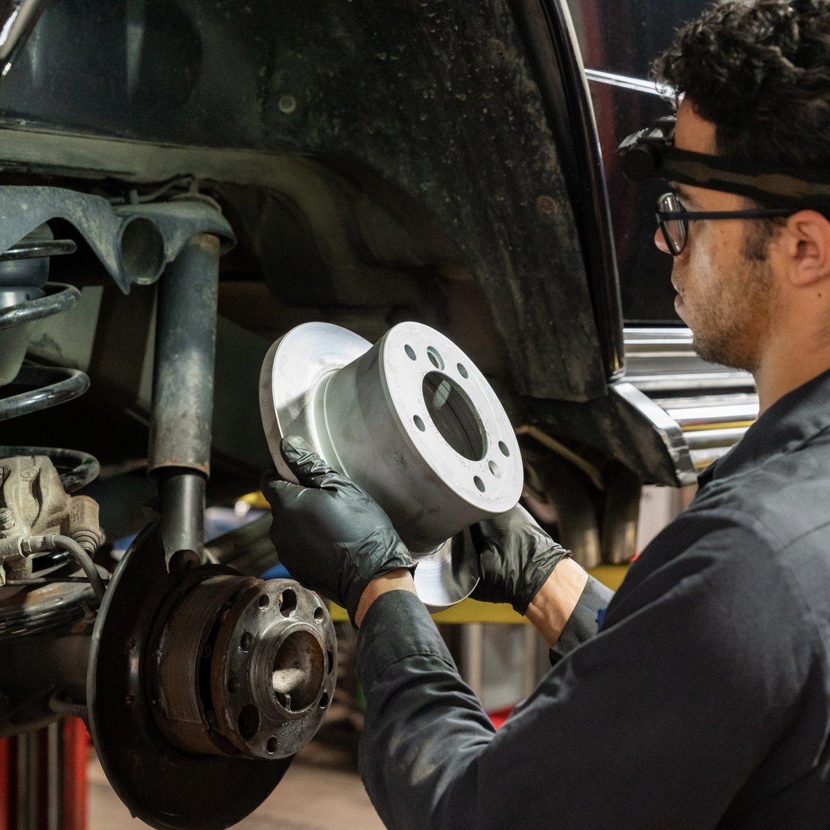 euro_mechanic's tweet photo. Wet leaves, rain and shorter days make dependable brakes especially important in the fall. If you hear squeaking or grinding, feel vibration or notice a change in stopping distance, book a brake inspection.
#CarMechanic #CarCareTips #AutoRepair #FallReady #EuroMechanic https://t.co/NpAeSHIKIA