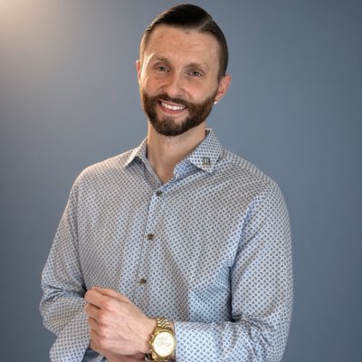 CloseWithColton's tweet photo. #NewProfilePic who dis? https://t.co/p2lElkldfN