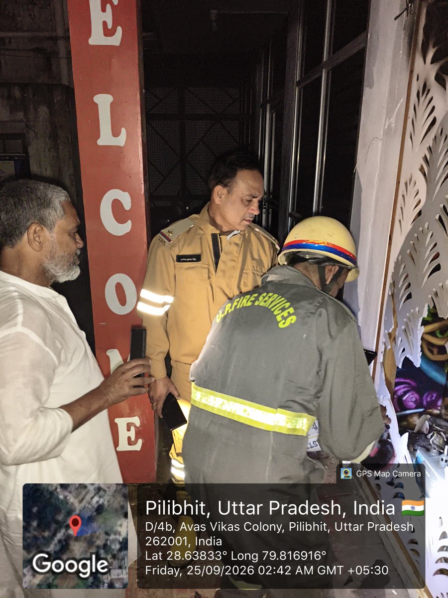 pilibhitfire's tweet photo. दिनांक -25.09.2026 को जनपद पीलीभीत, थाना कोतवाली आवास विकास कर्मचारी कॉलोनी में कैफ़े में आग लगी थी।श्रीमान #CFO पीलीभीत महोदय के निर्देशन में फायर सर्विस द्वारा कड़ी मेहनत एवं कुशलता से आग को पूर्ण रूप से बुझा दिया गया, कोई जनहानि नहीं हुई।
 @fireserviceup 
@Dmpilibhit https://t.co/uhMQUSu0gW