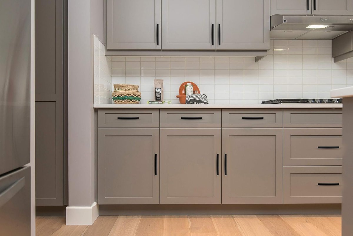 usstoneoutlet's tweet photo. Update your cabinets with our new Matte Black Curve Handle! A stylish hardware choice for your New Orleans home.

https://t.co/gHfqTJb7XH 

#MatteBlack #CurvedHandle #hardware #NewOrleans #USStoneOutlet https://t.co/Hweaz2VsWa