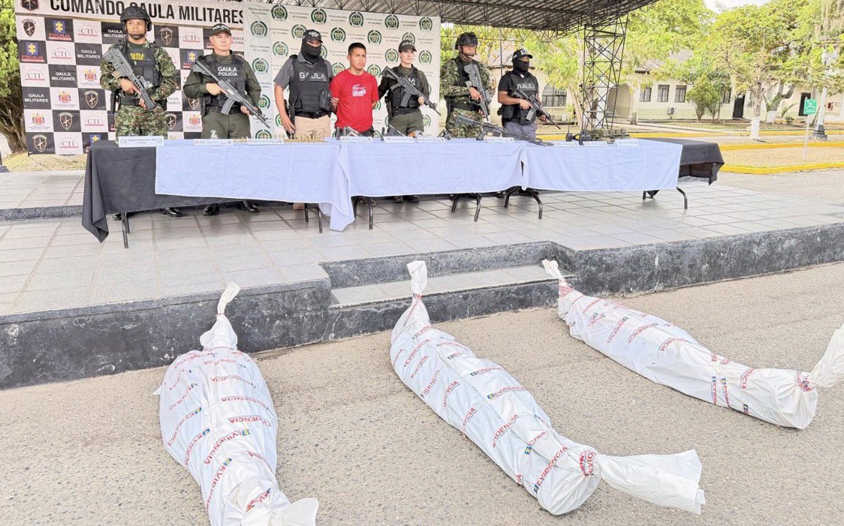 AbelardoPTE's tweet photo. 3 integrantes de las FARC, entre ellos alias “Norton” fueron DADOS DE BAJA, en un exitoso operativo en Buga, Valle del Cauca.

¡BIENVENIDOS A LA PATRIA MILAGRO! https://t.co/PW1zYZY706