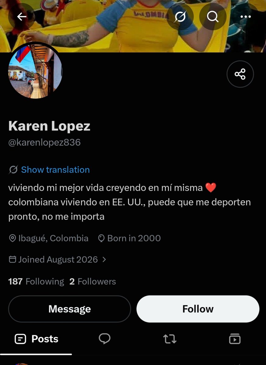 snowonsummer21's tweet photo. Hola, para recordarles que esta cuenta es estafa, que no solo no es de colombia sino que la persona que la recomienda es otra cuenta de estafa de África. Así que nuevamente tengan cuidado y revisen de dónde se originan las cuentas por seguridad 🎀 https://t.co/T8OZBTOLKz