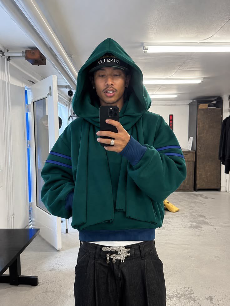 el_lmarvel's tweet photo. Fits with no logo https://t.co/YLG9U1wORe