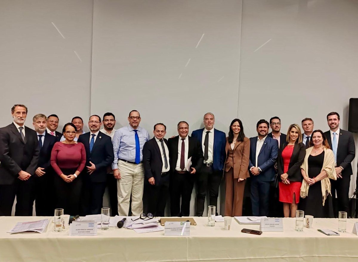 DefPublicaEC's tweet photo. Ricardo Morales Vela, Defensor Público General, fue electo Coordinador General de la Asociación Interamericana de Defensorías Públicas @AIDEFOficial, organismo integrado por las defensorías públicas de 17 países de América Latina, que trabaja en el fortalecimiento de la cooperación regional y el acceso a una defensa pública independiente y de calidad. 

Es la primera vez que Ecuador liderará este organismo internacional que realizó la 42. Reunión del Comité Ejecutivo en Recife, Brasil.