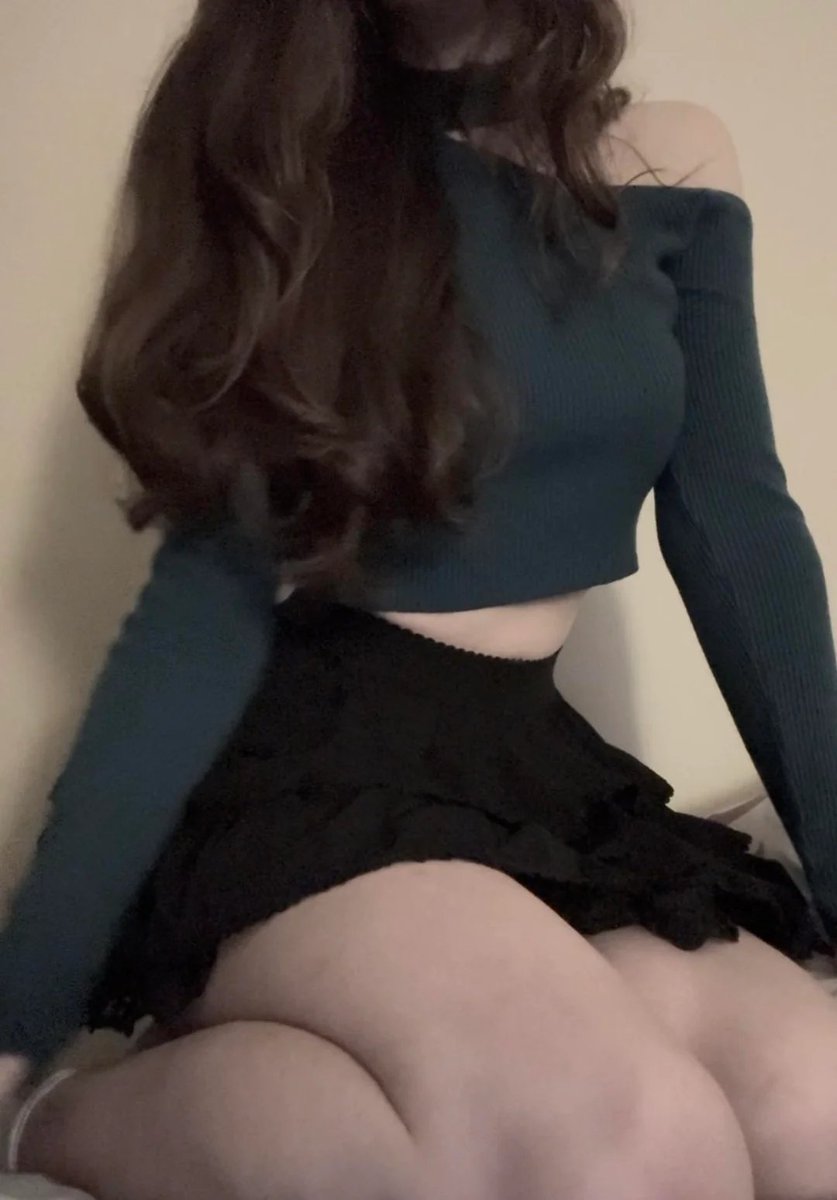alyagetslimited's tweet photo. dm me if you wanna undress mommy...

#paypig #loser #findom #discordslut https://t.co/OVv45VMbpc