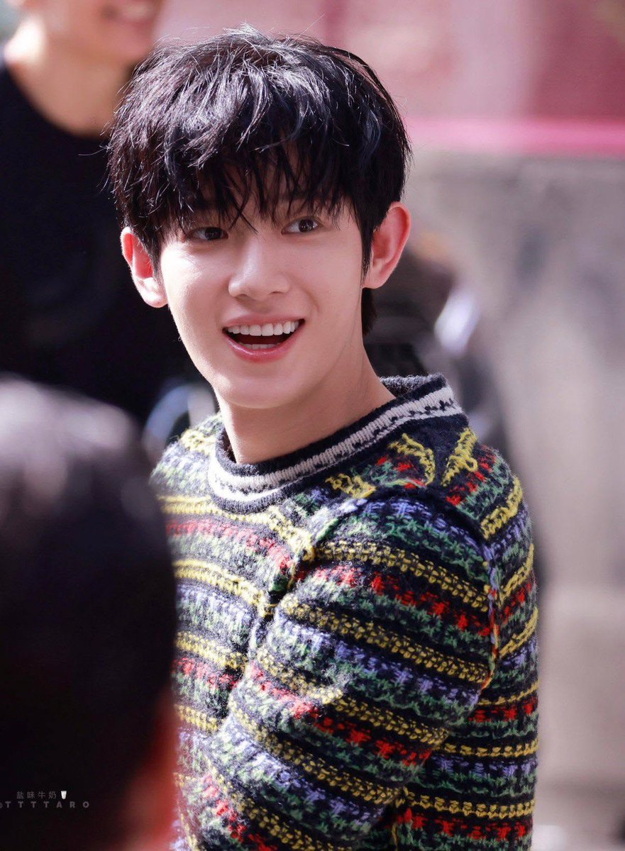Mihoemh1812's tweet photo. Trang phục rất đẹp Park Siwoo mặc lên trông rất cá tính dễ thương và đẹp trai.

PARK SIWOO AT MARNI MFWSS27
#PARKSIWOOxMARNI
#PARKSIWOOxMARNIFWSS27
#PARKSIWOO #박시우 https://t.co/KF5u5qt7ek