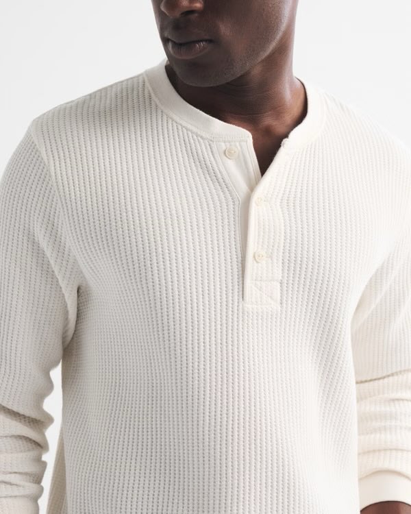 alecttrona's tweet photo. Abercrombie is on a generational run at the moment. Waffle henleys. Stunning. Simple way to add a bit of texture. Love. https://t.co/RKUHP32UO7 https://t.co/ygyHFM1tbY