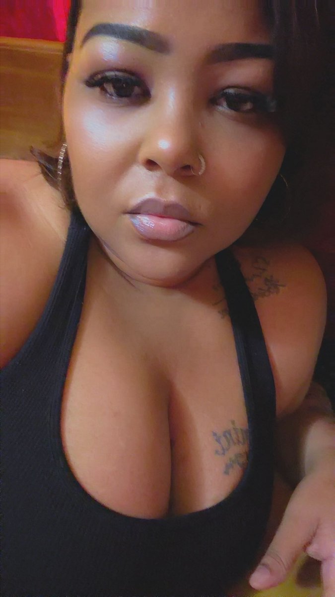cocoacurves84's tweet photo. Just a country Alabama loving woman🥰😉 https://t.co/1Hnwh4oQXF