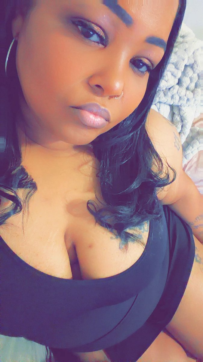 cocoacurves84's tweet photo. Just a country Alabama loving woman🥰😉 https://t.co/1Hnwh4oQXF