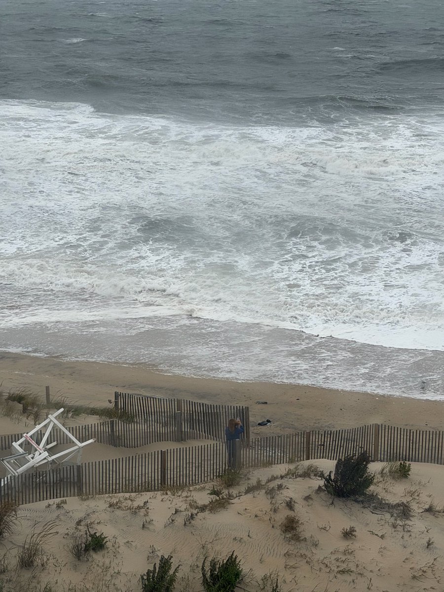 tommooreradio's tweet photo. @JimCantore @BlackBirdSports https://t.co/rDiYgGMDy9