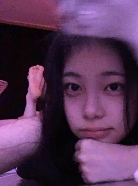 ianist109's tweet photo. 갑자기 발 보여주는 거에 극심한 거부감 생긴 정이안  💦
#IAN #이안 #Hearts2Hearts #하츠투하츠 https://t.co/uxHWCJgiid
