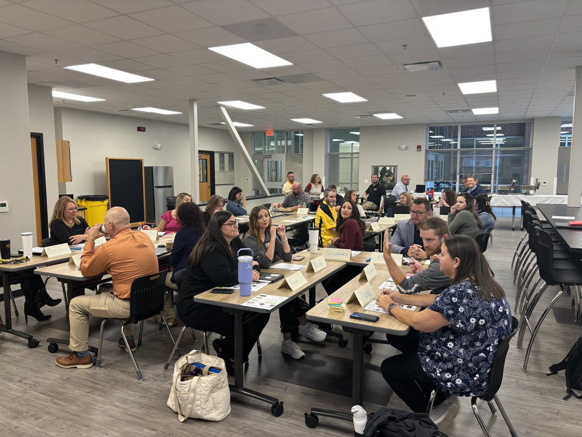 KDFIREDUP's tweet photo. Great kickoff meeting to our I-44 leadership development and cross-district collaboration cohort for 2026-27 in Sullivan, Mo.  TY to building &amp; district leaders in Crawford Co R-I, Steelville R-III &amp; Sullivan for the energy, engagement &amp; commitment to growth. #CarpeDiem @tdilg https://t.co/mfW2nGdoI1