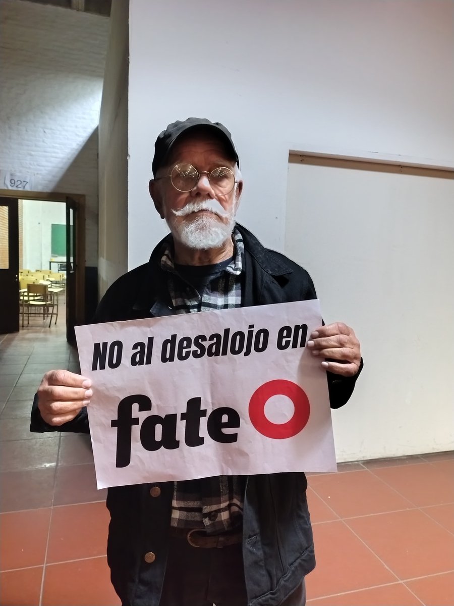 lucabonfante_'s tweet photo. Rocambole contra el desalojo en Fate https://t.co/kdVS08bFvs