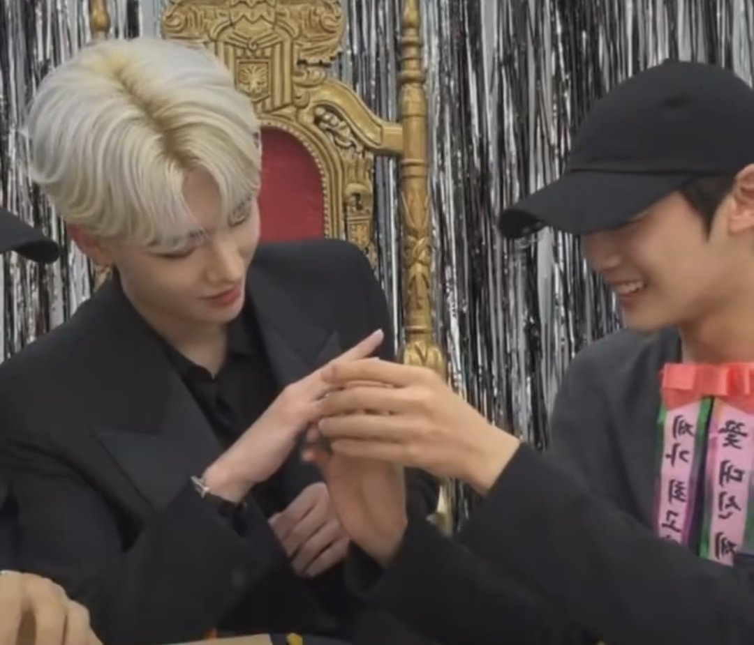 ittakes2tomango's tweet photo. @musi_musical Aww 🥺 https://t.co/5xz8SK9X7H