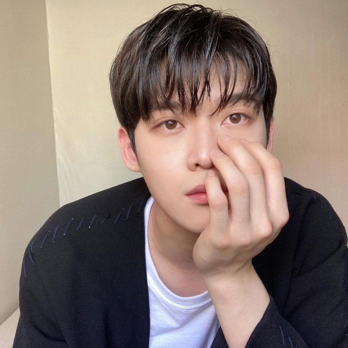 Harinmt's tweet photo. vài tấm hồi xưa của anh Cún Kim Yoon Sik 김윤식 nhà taa🐶 #kimyoonsik #김윤식 https://t.co/eJzTo7uLcV