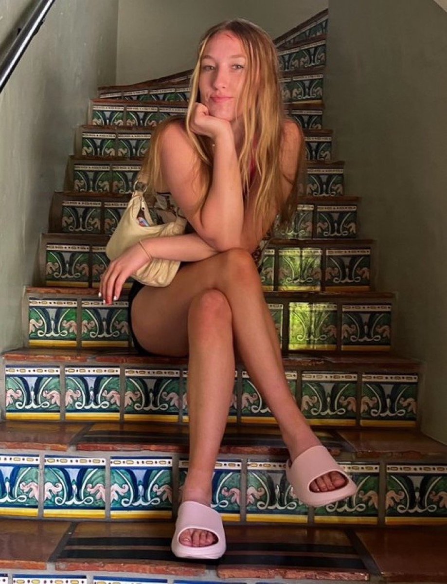 Cortexs3yn's tweet photo. Cuck sent me his hot irl https://t.co/nwpvZZn30e