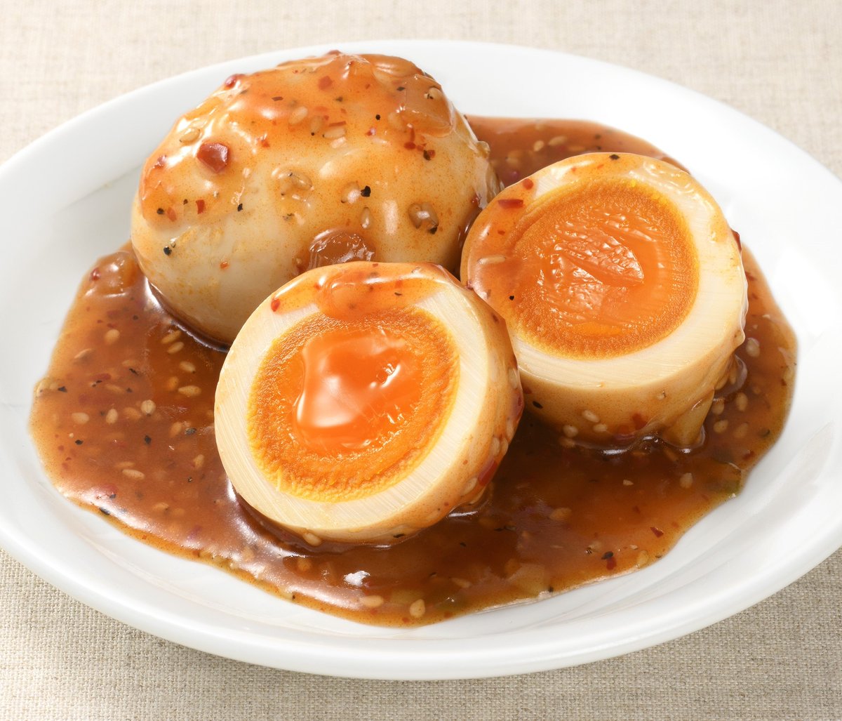 kewpie_official's tweet photo. 突然ですがこの商品、ご存じですか？
この度、お客様のご要望にお応えして、黄身がとろっと半熟になってリニューアルしました✨
袋から出すだけで食べられるので、疲れた日の夜食やおつまみにぴったり！冷蔵庫のストックにも◎
#キユーピーのたまご https://t.co/tdM0vO2fd7