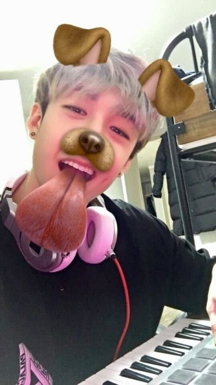 chosotortaa's tweet photo. haciendo musiquita con el gordo ><
#selcaday #straykids #StaySelcaDay #ssd #bangchan #skz https://t.co/l0o16RYAfq