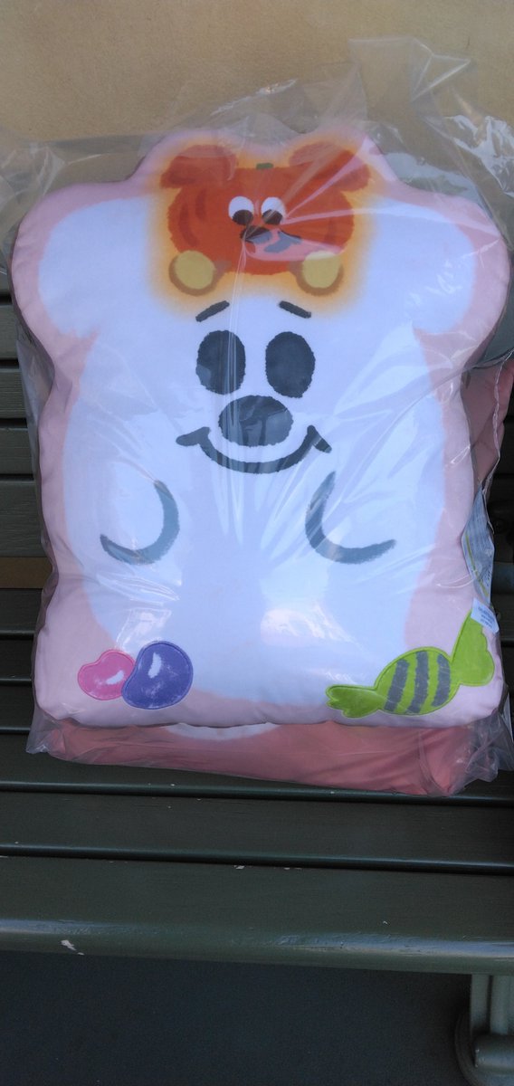abuzu85215's tweet photo. ハロウィンのクッションを取りました。 https://t.co/sltxwNq48y