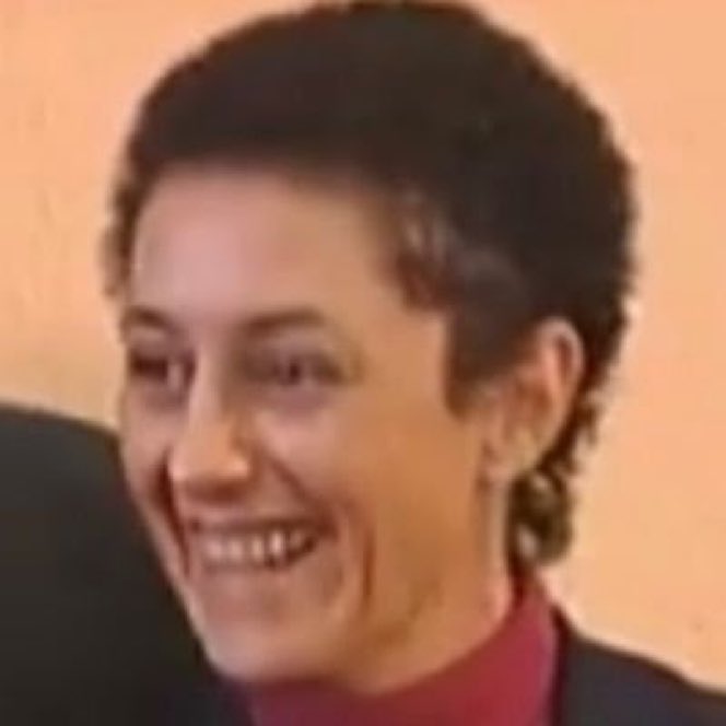 AlmaDAJimenez1's tweet photo. No se necesita hacerle memes , Ella ya es un meme 
🤭🤣🤣🤣🤣 https://t.co/gyV5r7uQzl