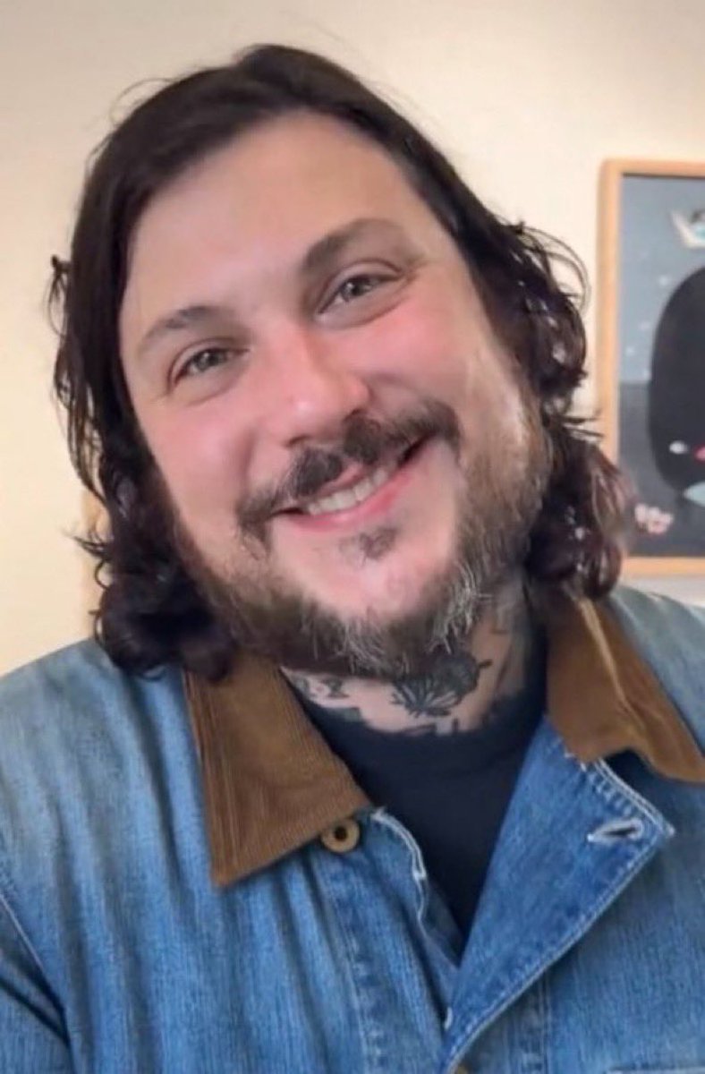 theswordnfaith's tweet photo. how white people look at you when you press play on a fall out boy song https://t.co/bjAydqwT5i