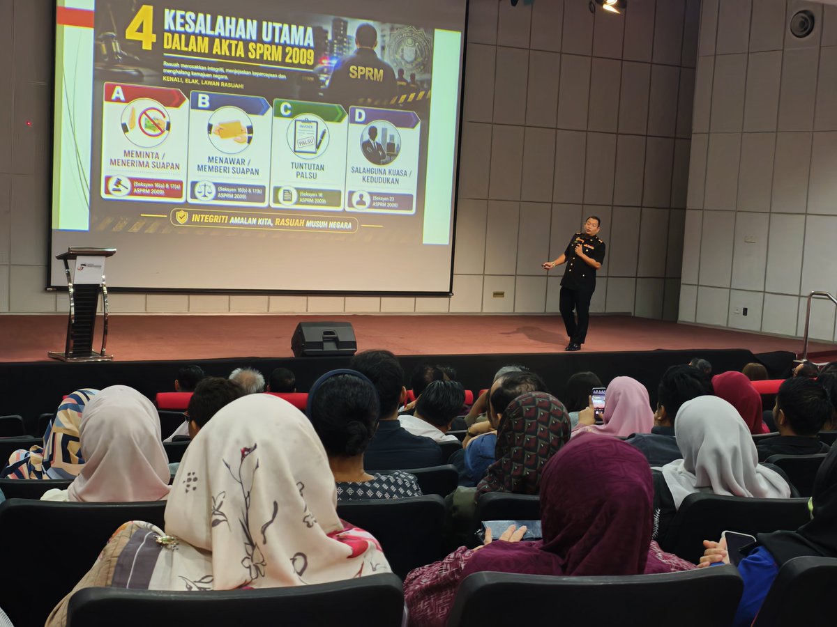 JapenSarawak's tweet photo. @komunikasi_gov @JPenerangan @erwinkhairulahm FOTO | PROGRAM BICARA @ INTEGRITI BILANGAN 3 TAHUN 2026 ZON SARAWAK : Ceramah 1 SPRM

🗓️ 25 September 2026 (Jumaat)
📍Auditorium, Perbadanan Kemajuan Filem Nasional Malaysia (FINAS) Cawangan Sarawak

#RancakkanMADANI
#MADANIBekerja
#TaatSetia
#JAPENSarawak https://t.co/OGY53nHcYM