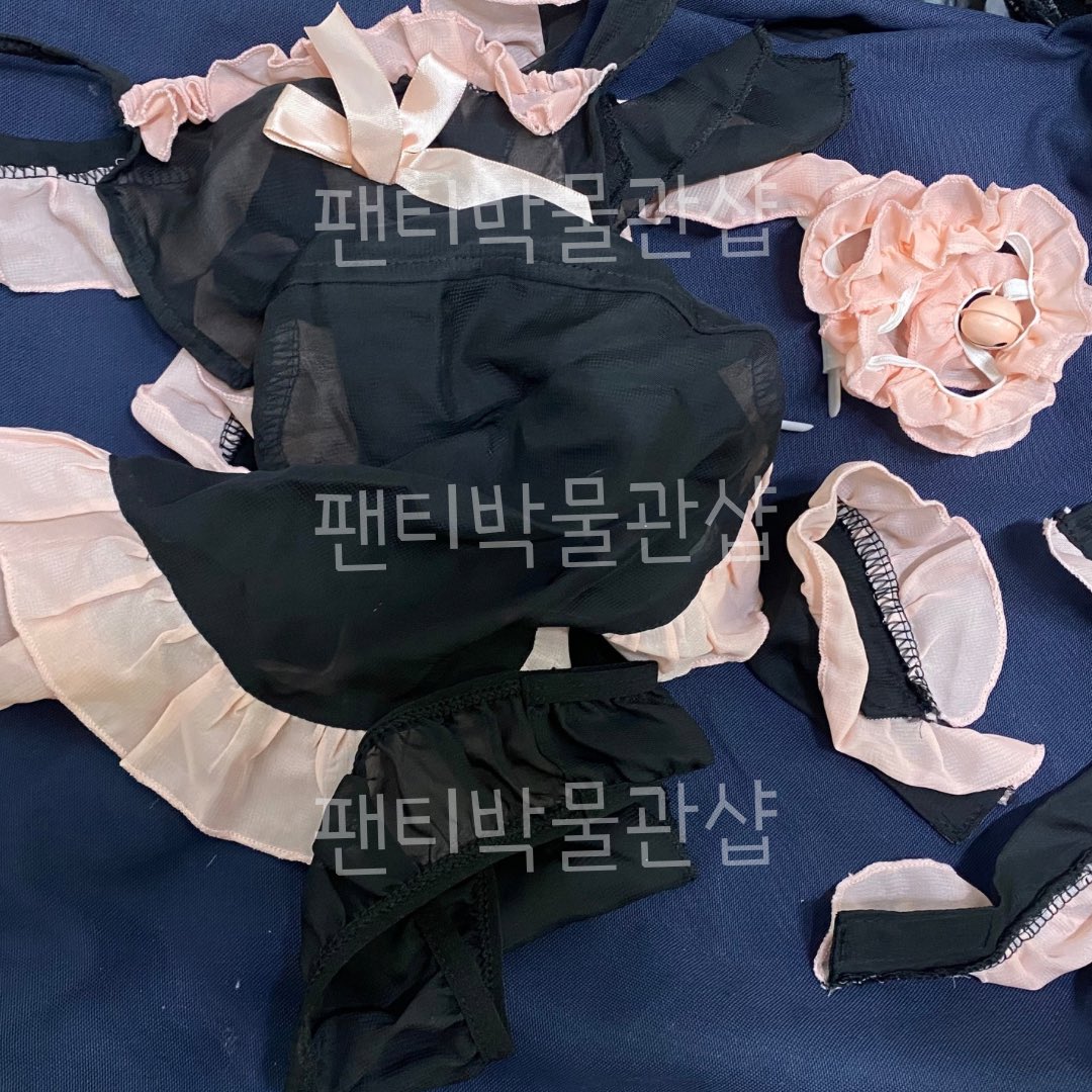 wardrobeurshop1's tweet photo. 이름: ?
나이: -
직업: -
관계: -
품목: 코스튬
사이즈: 
상태: 정비시 나온 코스튬입니다
거래방법: 택배
판매가: 세트당 2.5 일괄 8
인증 및 사진 제공여부: 첨부사진
#코스튬 #패티시 #페티쉬 https://t.co/hIJWyvrXPr