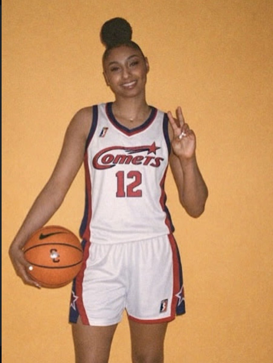 BradeauxNBA's tweet photo. The Houston Comets are officially back 🔥🔥

The Connecticut Sun have played their final game… The Comets now have a 29.5% chance at the No. 1 pick in the draft.

No better way to start their franchise than with JuJu Watkins. https://t.co/vuRQAIfhmF