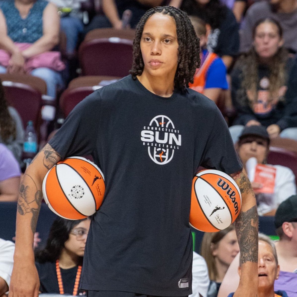 BradeauxNBA's tweet photo. The Houston Comets are officially back 🔥🔥

The Connecticut Sun have played their final game… The Comets now have a 29.5% chance at the No. 1 pick in the draft.

No better way to start their franchise than with JuJu Watkins. https://t.co/vuRQAIfhmF