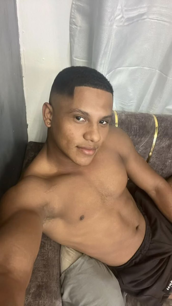 AlfreRodriguez_'s tweet photo. Que hacen un jueves a esta hora? https://t.co/lm1Youb4nW