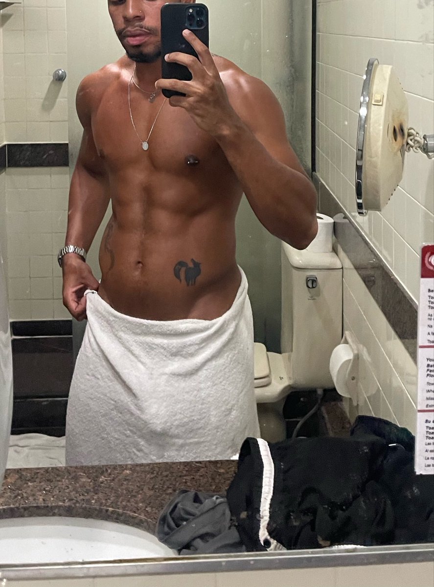 mlkdottt18's tweet photo. 🛀🏾 https://t.co/bPdobS8ZGM
