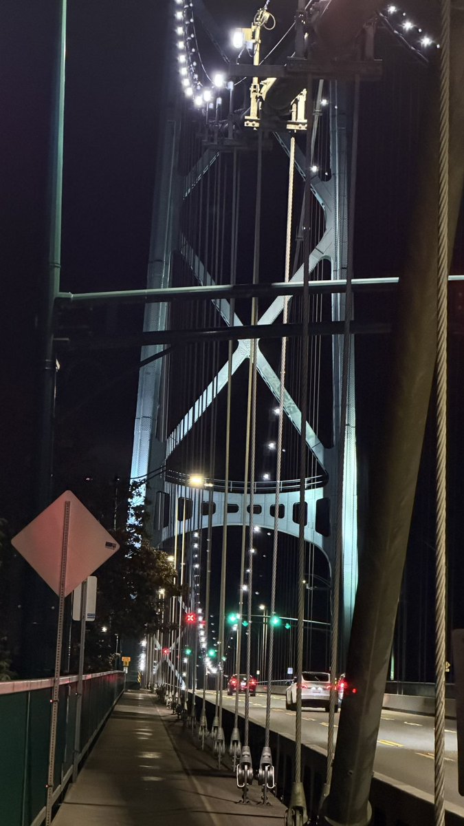 kohchan1958's tweet photo. バンクーバー🇨🇦滞在記9️⃣
滞在記の最後は、バンクーバーの夜景。
1枚目は #サンセットビーチ
2枚目は #スタンレーパーク から
3枚目は #ライオンゲートブリッジ
4枚目は #ガスタウン
ありがとうバンクーバー❣️
また来ます☘️
#Vancouver
#YVR
#canada
#バンクーバー
#夜景
#night_view https://t.co/NpRppljoU6
