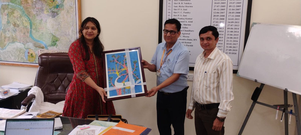emrsdnh's tweet photo. Meeting with UT EMRS Society
Meeting held with the Hon’ble Member Secretary, UT EMRS Society-cum-Director of Education, Ms. Mahima Tomar, and DEO, Shri Piyush Maru, regarding academic, administrative and developmental matters of PM SHRI EMRS Shelti.@  @NESTSHQ https://t.co/Z3hCAZstCD