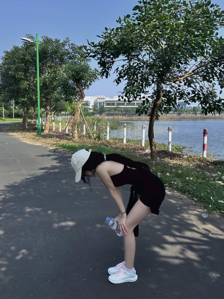 JimmyNguyen2x's tweet photo. Mới nhận ra chạy bộ ở ngoài ngộp hơn trong phòng tập https://t.co/LrafetDwDR