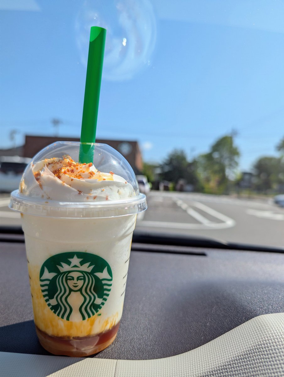 ymnmd20's tweet photo. お芋のフラペチーノ
美味しすぎます、秋だね～🍂🍠

 #Starbuckscoffee 🥤𓈒𓂂𓏸 https://t.co/zzNnt2e2Bn