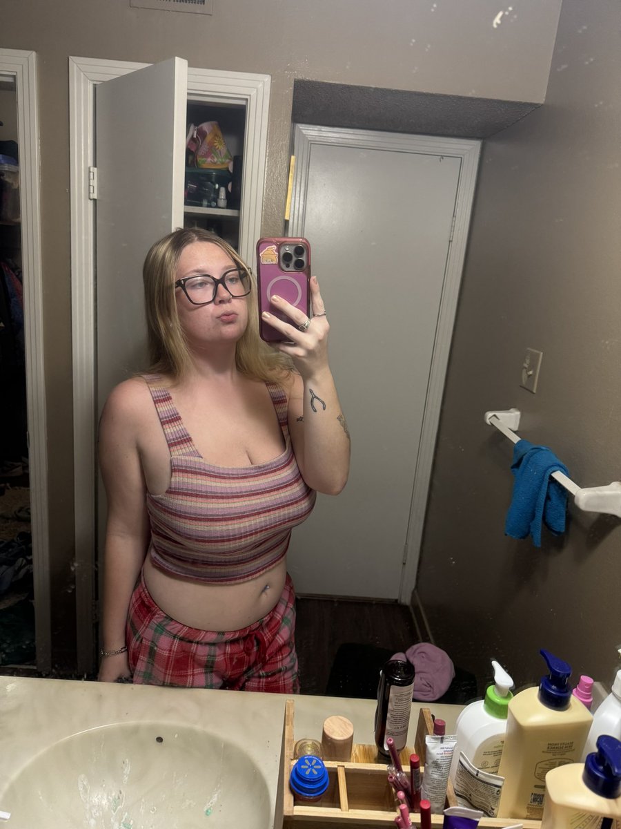 heyBabyHay12's tweet photo. Goodnight 💤 I’ll be dreaming about you 😍 #sexy #goonet #nstw #nsfwtwt #freaky #findom
#findomslave #godess #NSFW
#Goddess
#NSFWGoddess
#SexyGoddess #GoddessWorship #FindomGoddess #FemdomGoddess
#Mistress #Dominatrix https://t.co/rBPjMhLQvQ