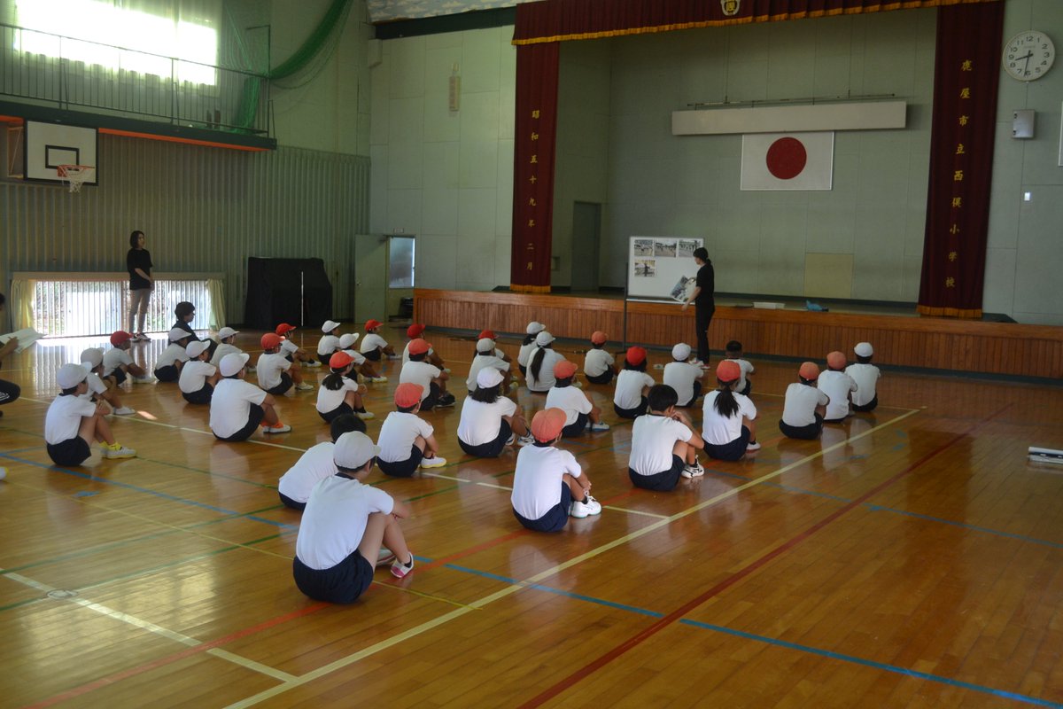 nishimata_esc's tweet photo. 運動会全体練習の１回目がありました。競技種目の説明とラジオ体操の動きや赤組・白組のそれぞれの歌の確認が主でした。後半は赤・白別れて応援練習をしました。運動会に向けていいスタートがきれました。。 https://t.co/mS3uuTkmRt