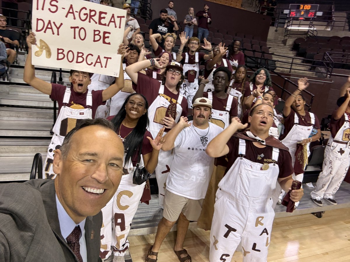 kdamp's tweet photo. The first @pac12 team to pick up a conference game? Your @TxStateBobcats! 

Congrats to Coach @shuiet8 &amp; @TexasStateVball for leading the way with a 3-0 win over Utah State! Great crowd @txst students, @TxStDSweets, Rally Cats, Hell Cats, @TXSTCHEER, fans &amp; @txstatealumni!🐾⭐️🏐 https://t.co/3gG8u3KaRb