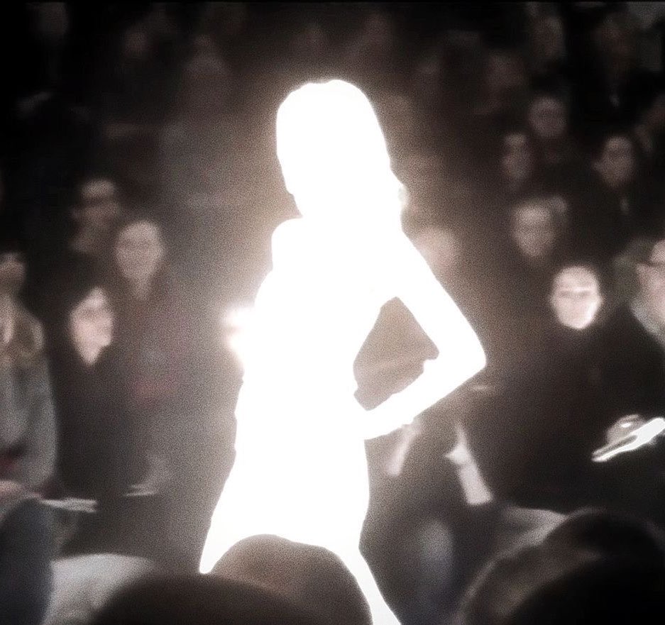 chaenglovesus's tweet photo. giselle is glowing woah https://t.co/Ekxi2lYO40