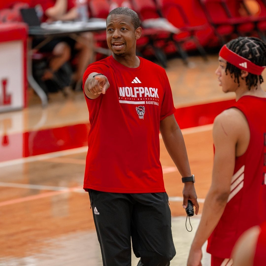 TheWolfpacker's tweet photo. What's it like to have Justin Gainey as NC State's head coach? We asked some of the Wolfpack's players to find out.

"He wants something that's always near perfect because he knows what it takes to win."

More here: https://t.co/8iOjV4oG6M https://t.co/frnbmM2YGH