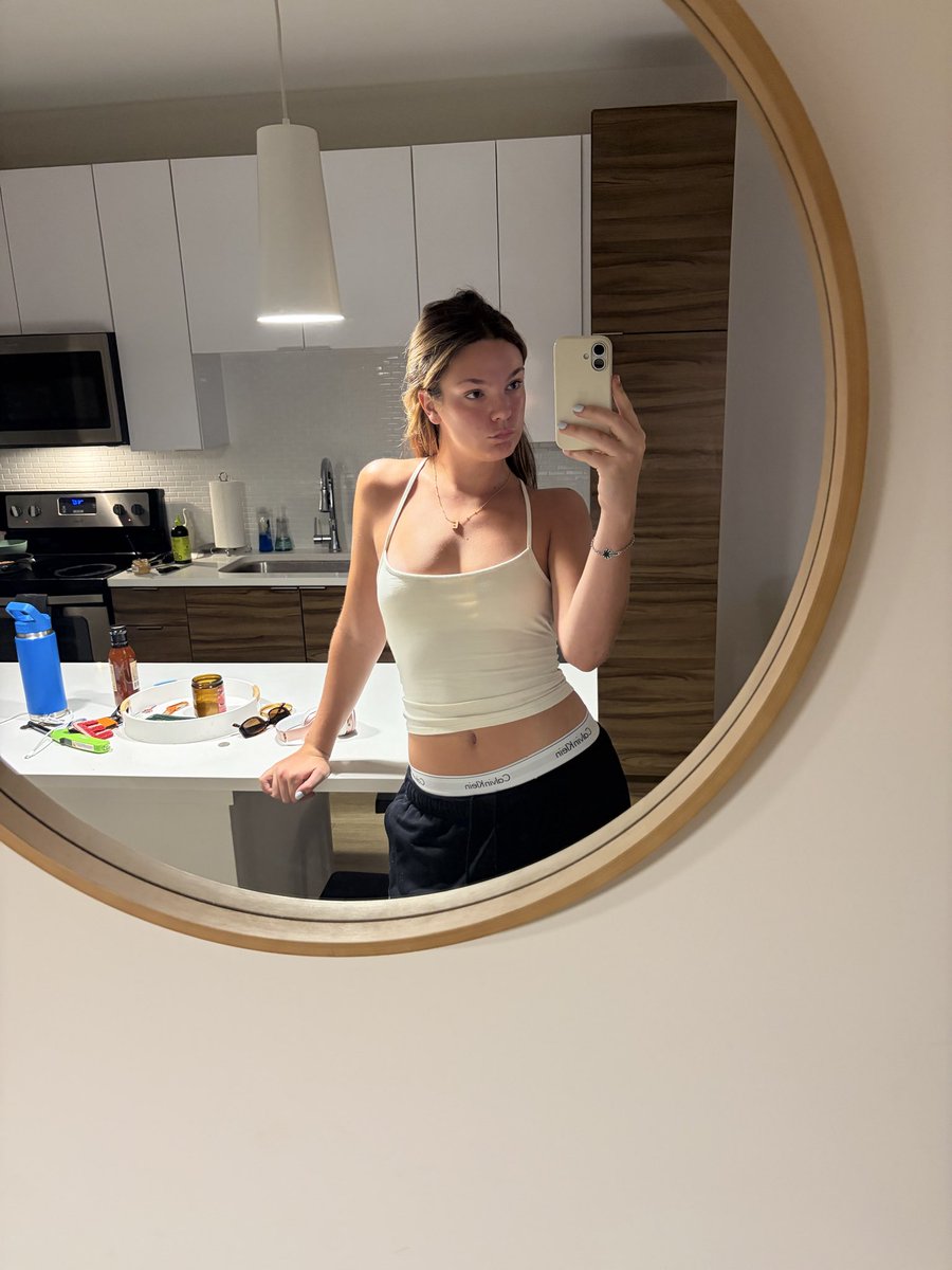 LexiMaebae33's tweet photo. Someone send me money to make my night I know you want to https://t.co/GYA138oUDP