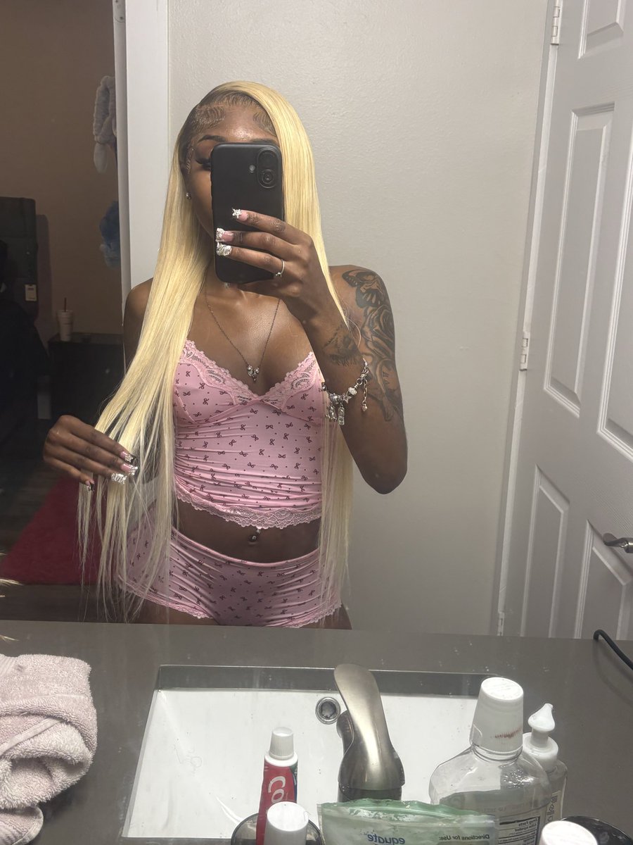 teeprettyasss's tweet photo. Shiattt. https://t.co/m3kpIEQDht